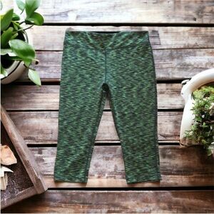 Xersion Green and Black Cropped Leggings